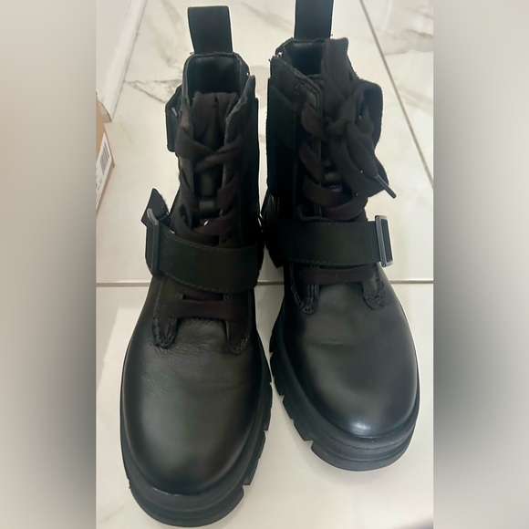 UGG Boots! - Picture 5 of 6